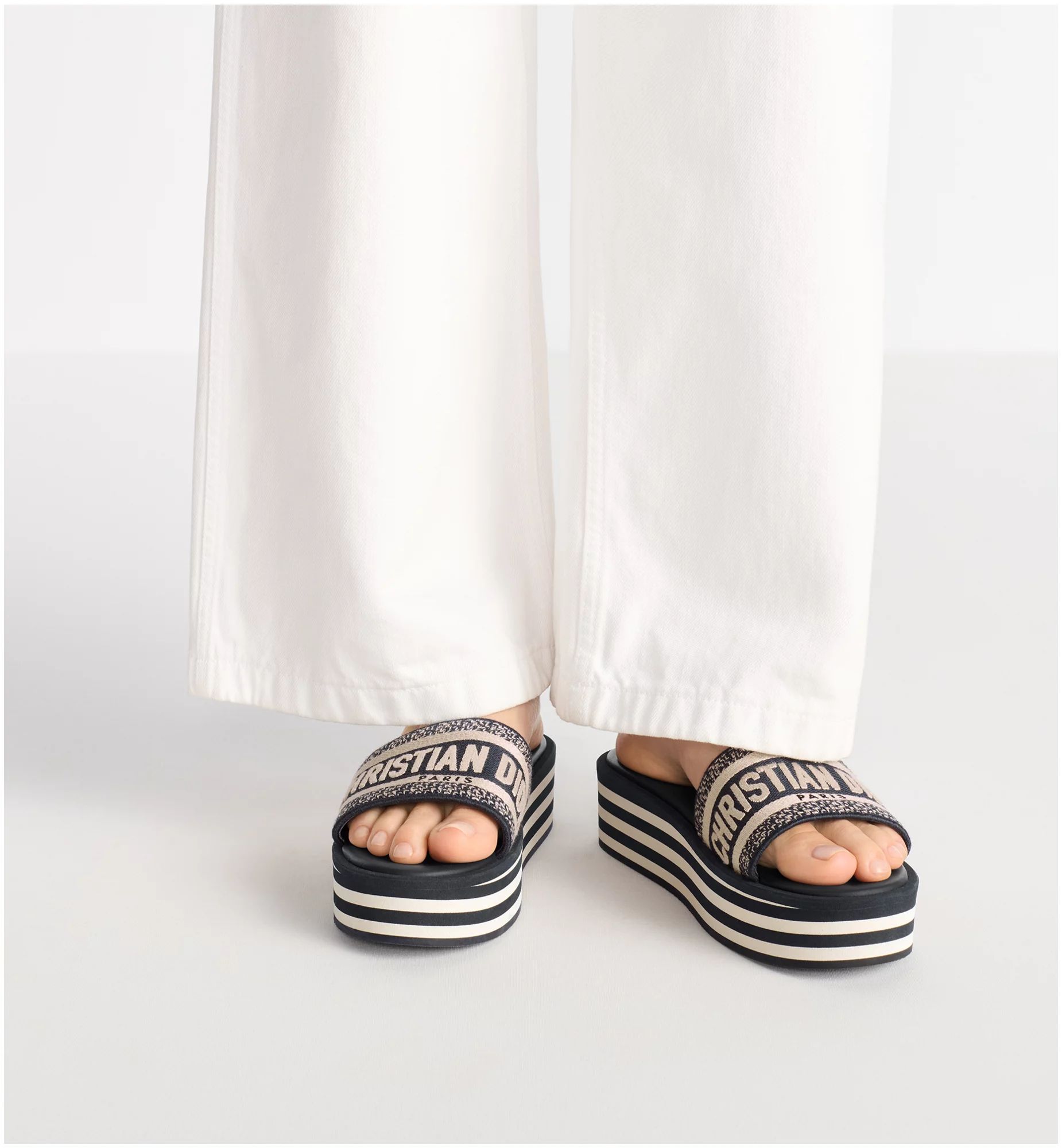 Dway Platform Slide - Image 6